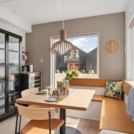 Kysthusene, Lejl 1 *