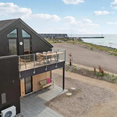 Kysthusene, Lejl 1 아파트